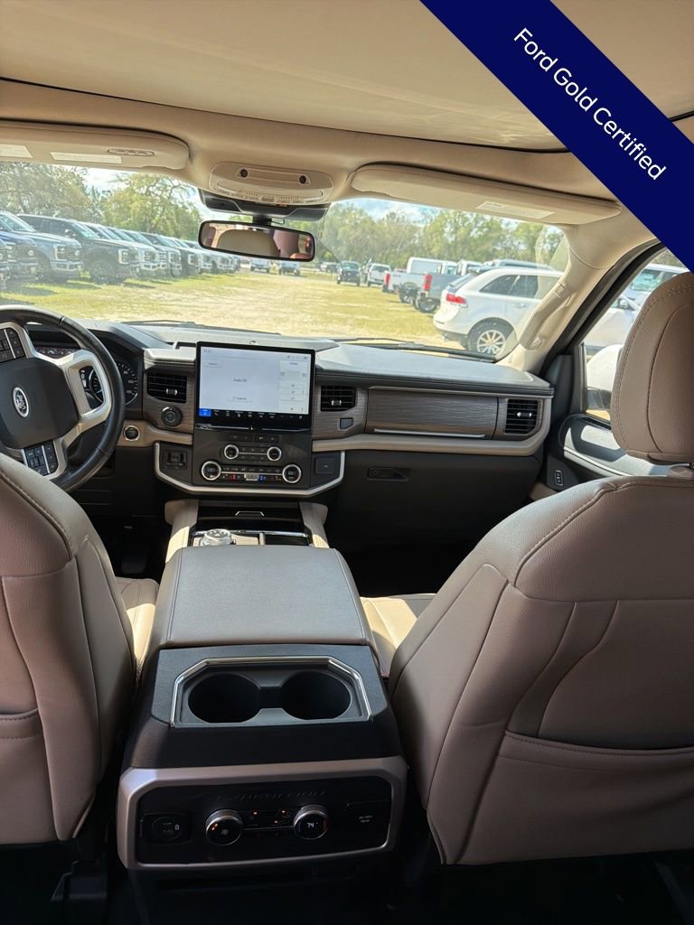 Used 2023 Ford Expedition Limited image 14