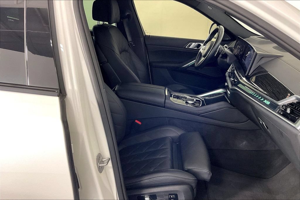 Used 2025 BMW X6 xDrive40i w/ Climate Comfort Package AWD/4WD image 9