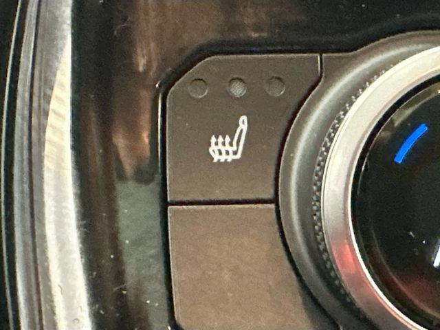 Used 2023 Toyota Highlander XLE AWD/4WD image 16