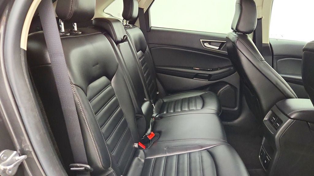 Used 2020 Ford Edge SEL w/ Convenience Package AWD/4WD image 22