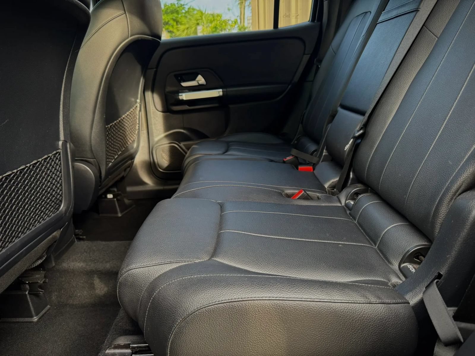 Used 2022 Mercedes-Benz GLB 250 w/ Premium Package image 20