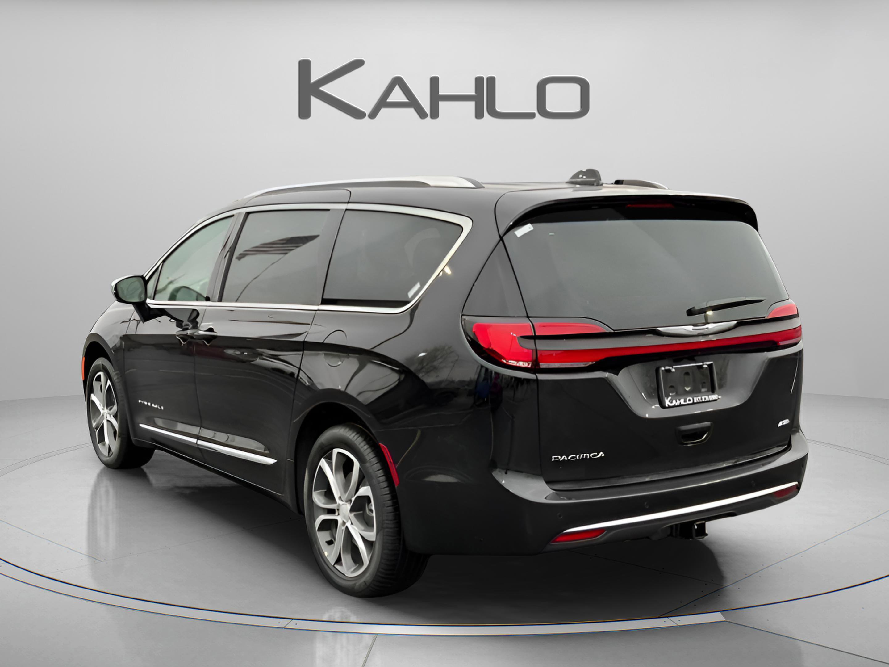 New 2026 Chrysler Pacifica Pinnacle w/ Trailer Tow Group image 3