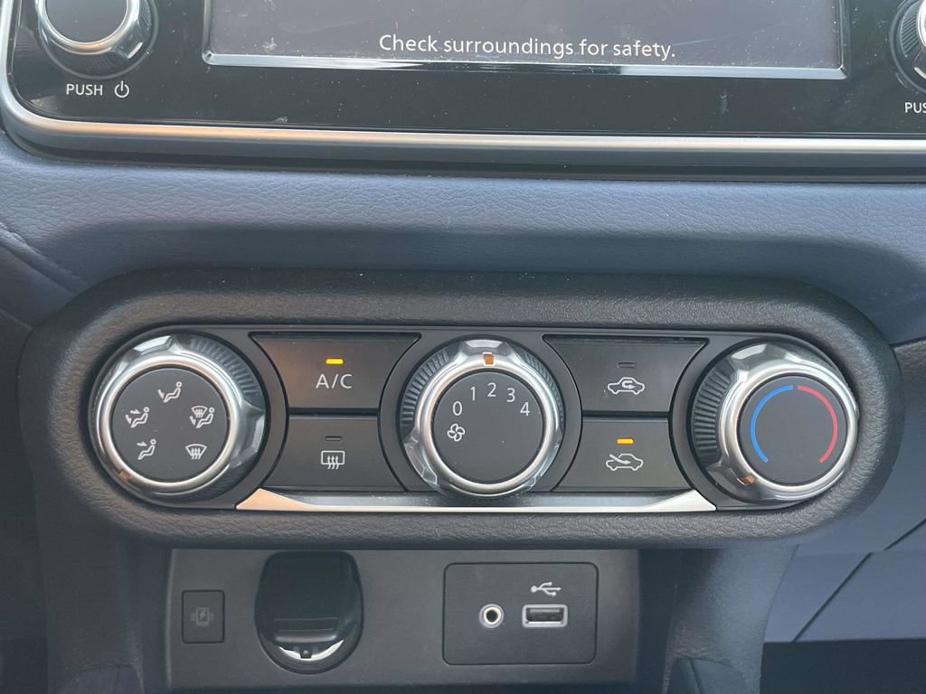 Used 2025 Nissan Versa SV FWD image 28