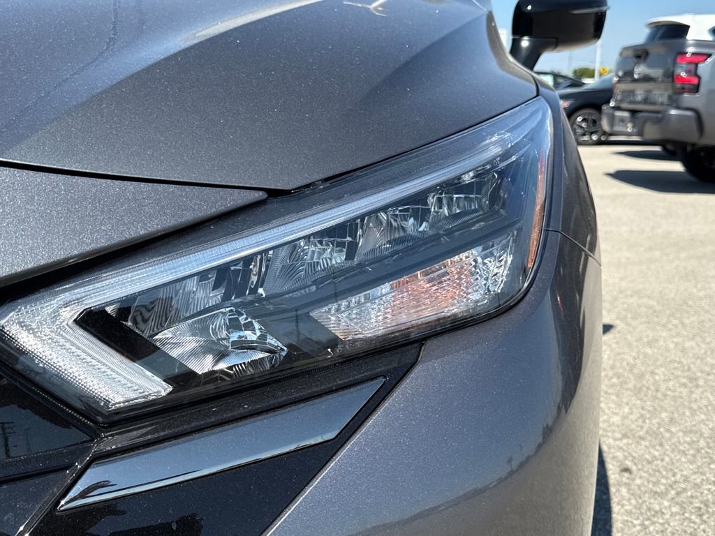 New 2025 Nissan Versa SR w/ Trunk Package image 10