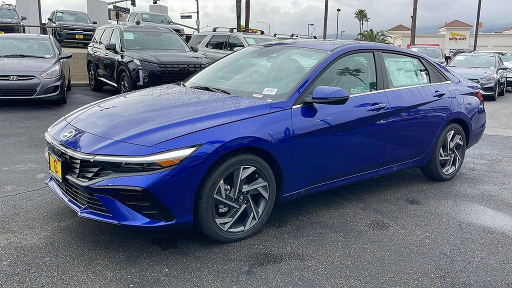 New 2025 Hyundai Elantra Limited image 13