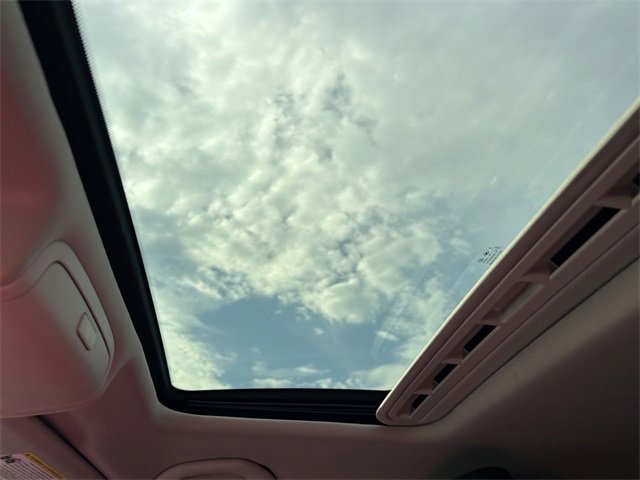 Used 2020 Volkswagen Passat 2.0T R-Line image 36