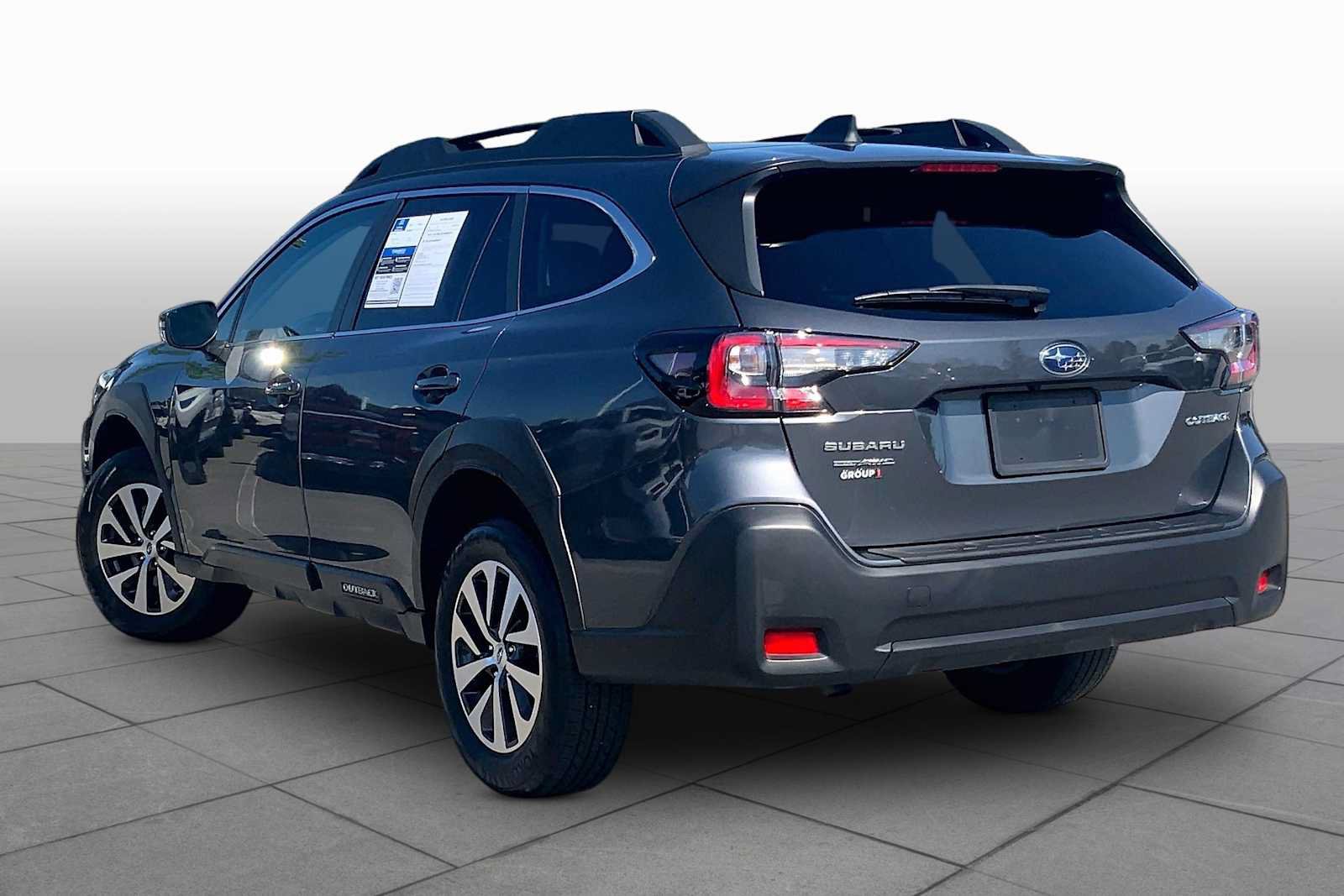 Used 2024 Subaru Outback Premium AWD/4WD image 12