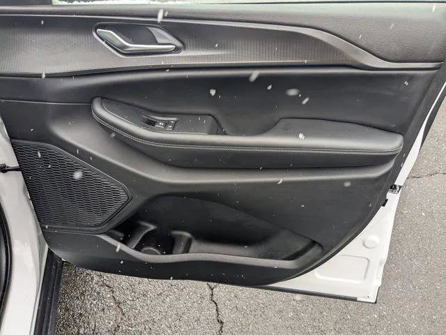 Certified 2023 Jeep Grand Cherokee Altitude image 26