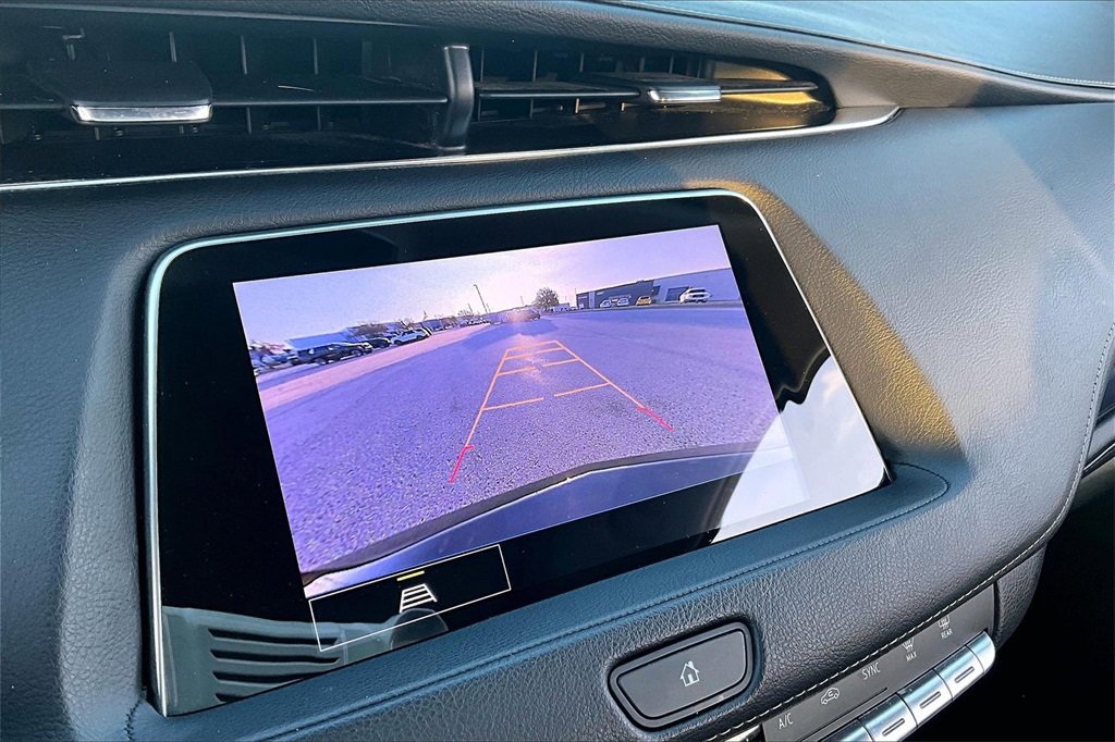 Used 2023 Cadillac XT4 Luxury w/ Cold Weather Package image 23