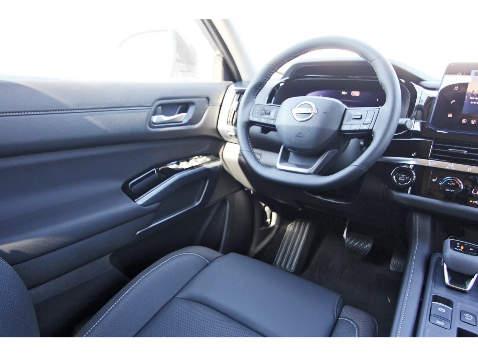 Certified 2026 Nissan Sentra SV w/ SV Convenience Package FWD image 12