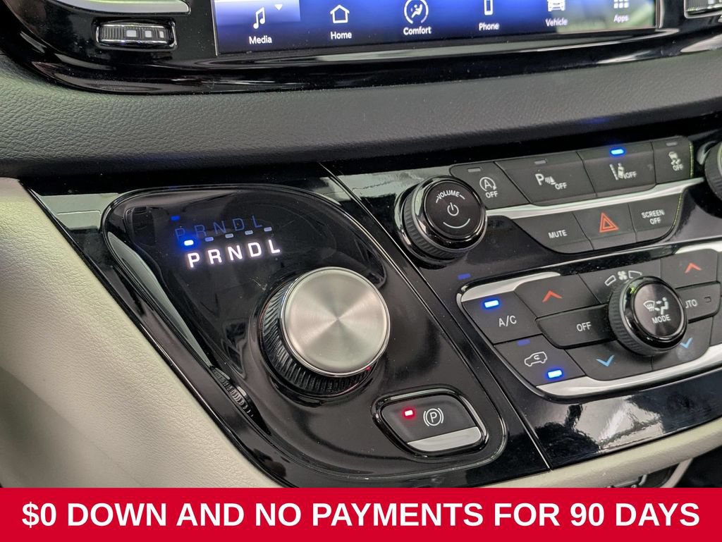 Used 2024 Chrysler Pacifica Touring-L FWD image 18