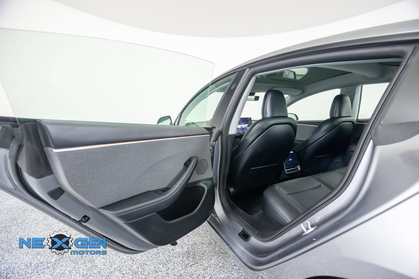 Used 2025 Tesla Model 3 Long Range RWD image 24