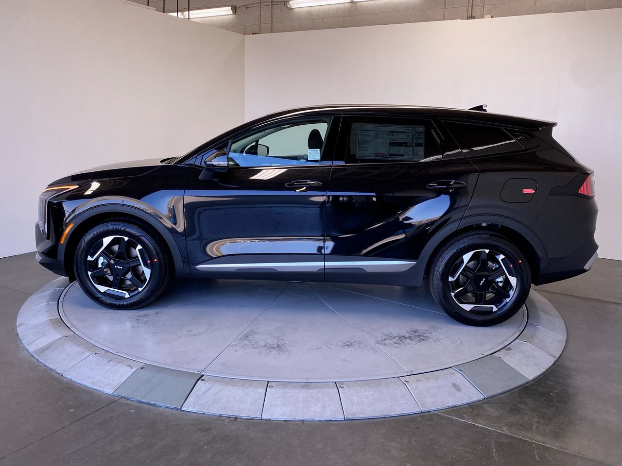 New 2027 Kia Sportage S FWD image 2
