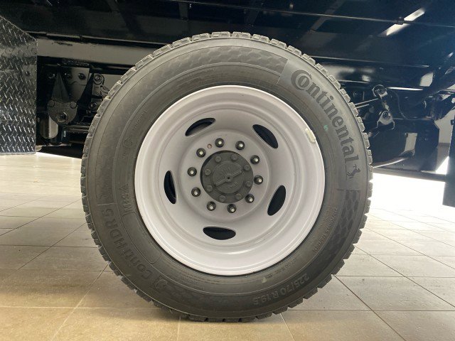 New 2025 Ford F550 4x4 Regular Cab Super Duty image 21