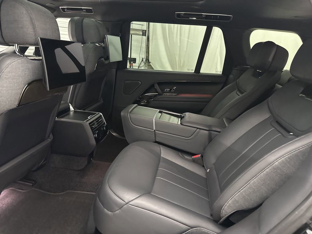 Used 2023 Land Rover Range Rover SV image 24