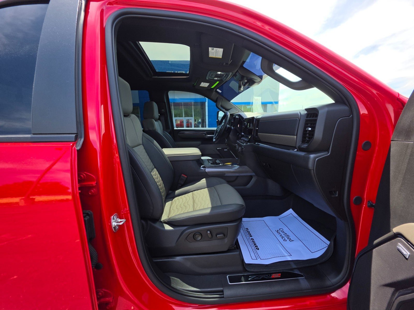 Used 2025 Chevrolet Silverado 2500 ZR2 w/ Technology Package AWD/4WD image 15
