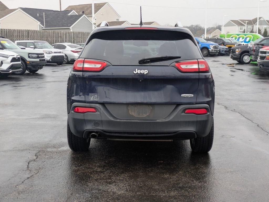 Used 2016 Jeep Cherokee Latitude w/ Cold Weather Group image 7