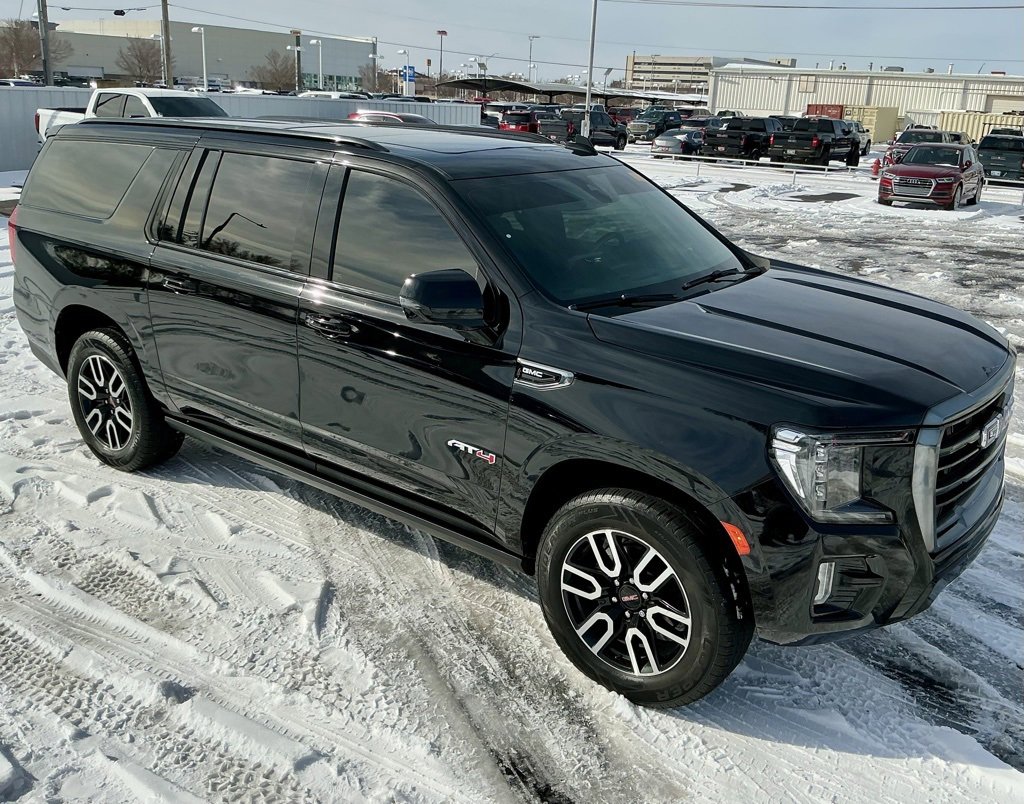 Used 2021 GMC Yukon XL AT4 w/ AT4 Premium Package image 4