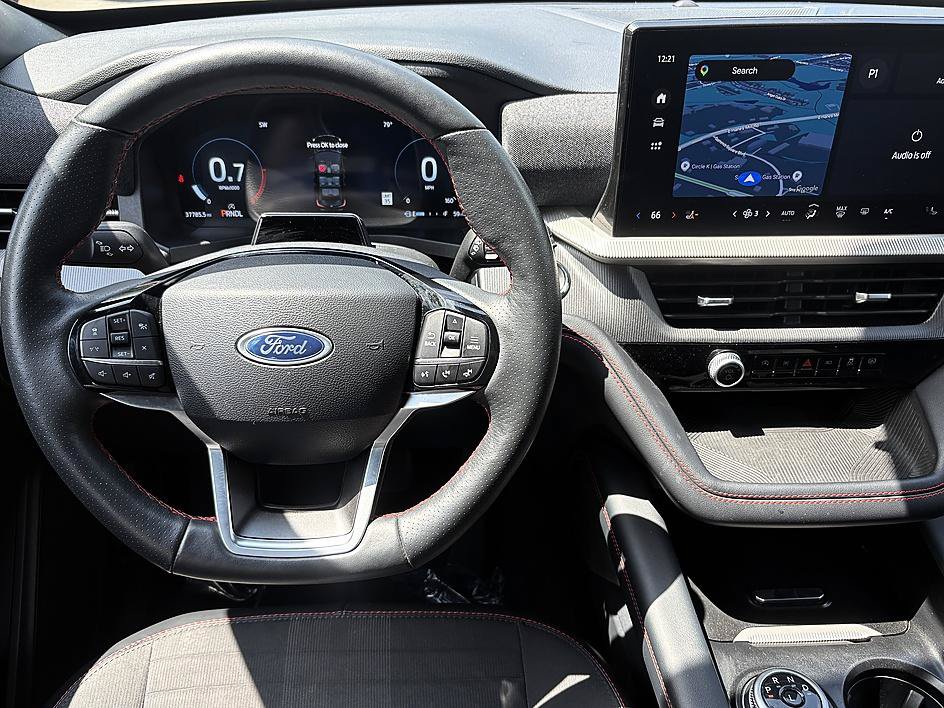Used 2025 Ford Explorer ST-Line w/ ST-Line Street Pack AWD/4WD image 16