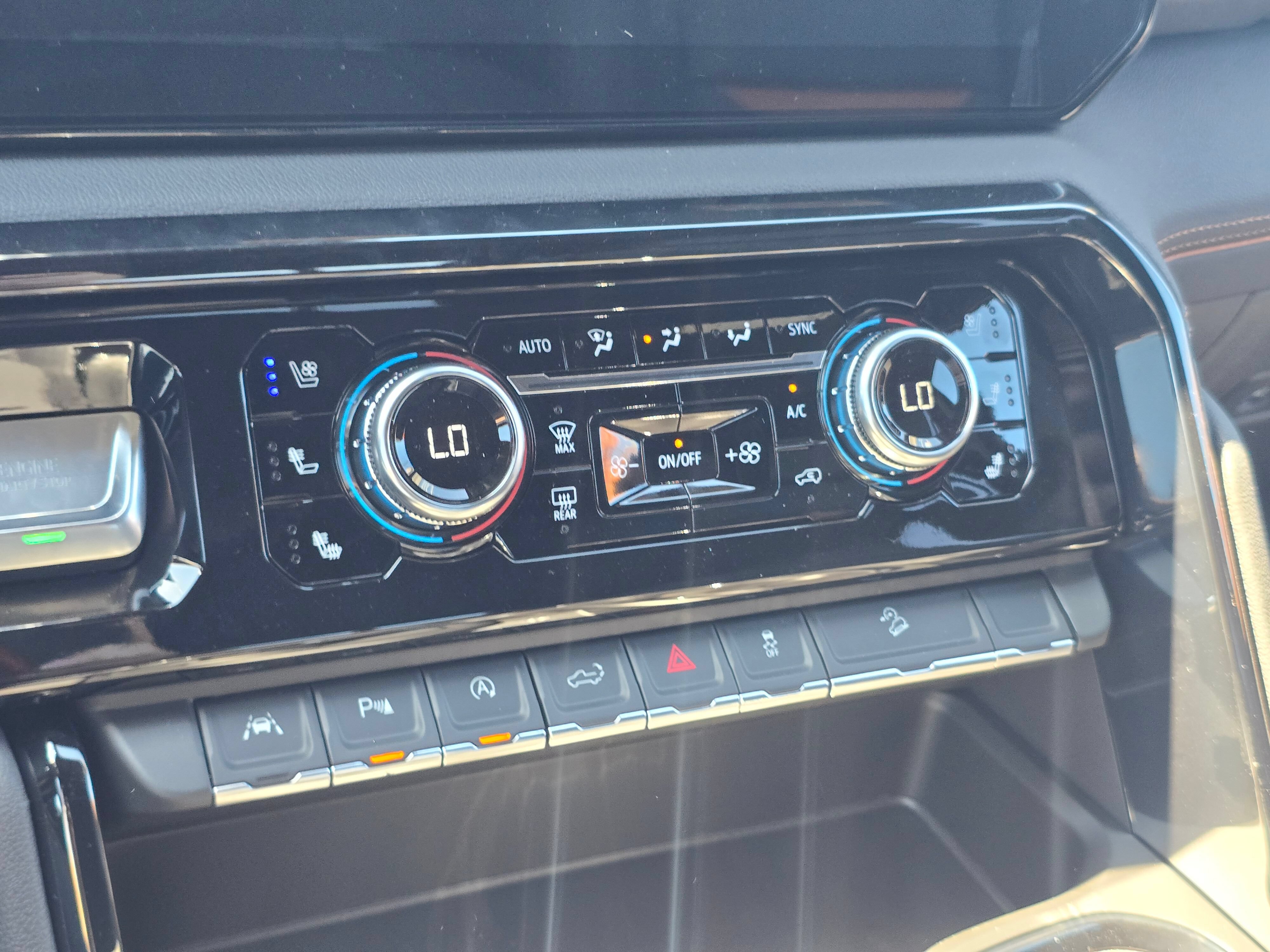 New 2026 GMC Sierra 1500 AT4 w/ AT4 Premium Package AWD/4WD image 18