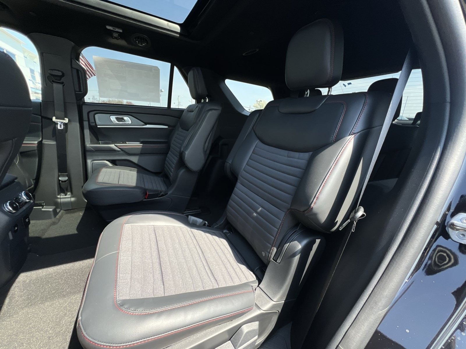 New 2026 Ford Explorer ST-Line w/ ST-Line Street Pack AWD/4WD image 24