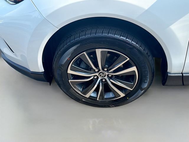 Used 2024 Toyota Venza LE AWD/4WD image 29