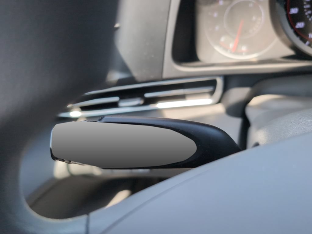 Used 2021 Hyundai Elantra SE FWD image 18