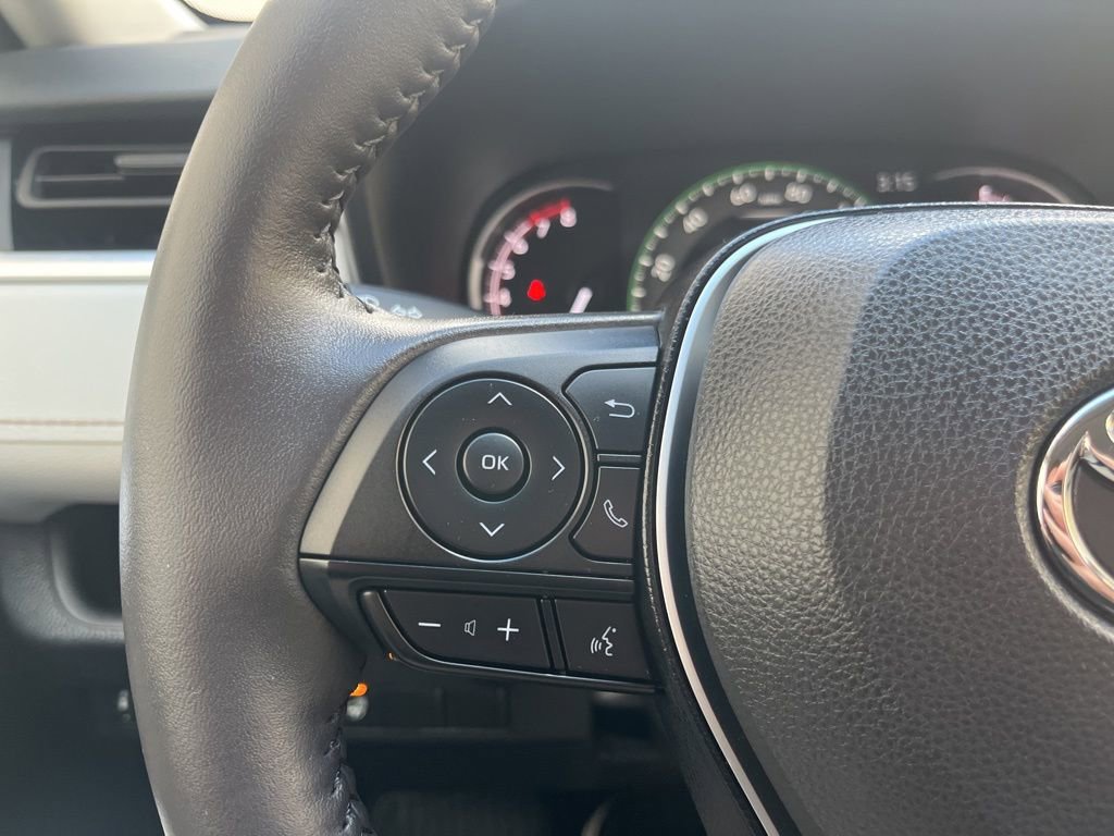 Used 2025 Toyota RAV4 XLE image 20