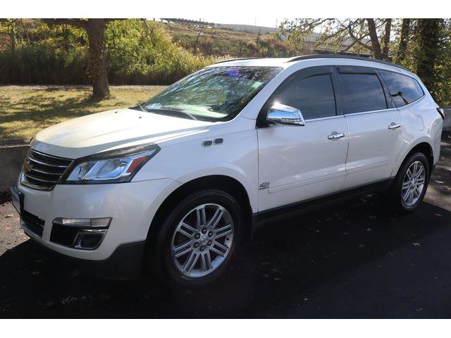 Used 2015 Chevrolet Traverse LT w/ Style and Technology Package image 2