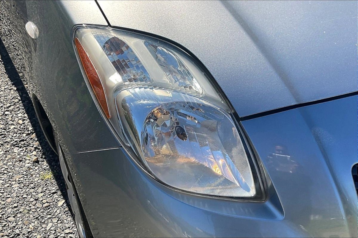 Used 2008 Toyota Yaris 2-Door Hatchback FWD image 28