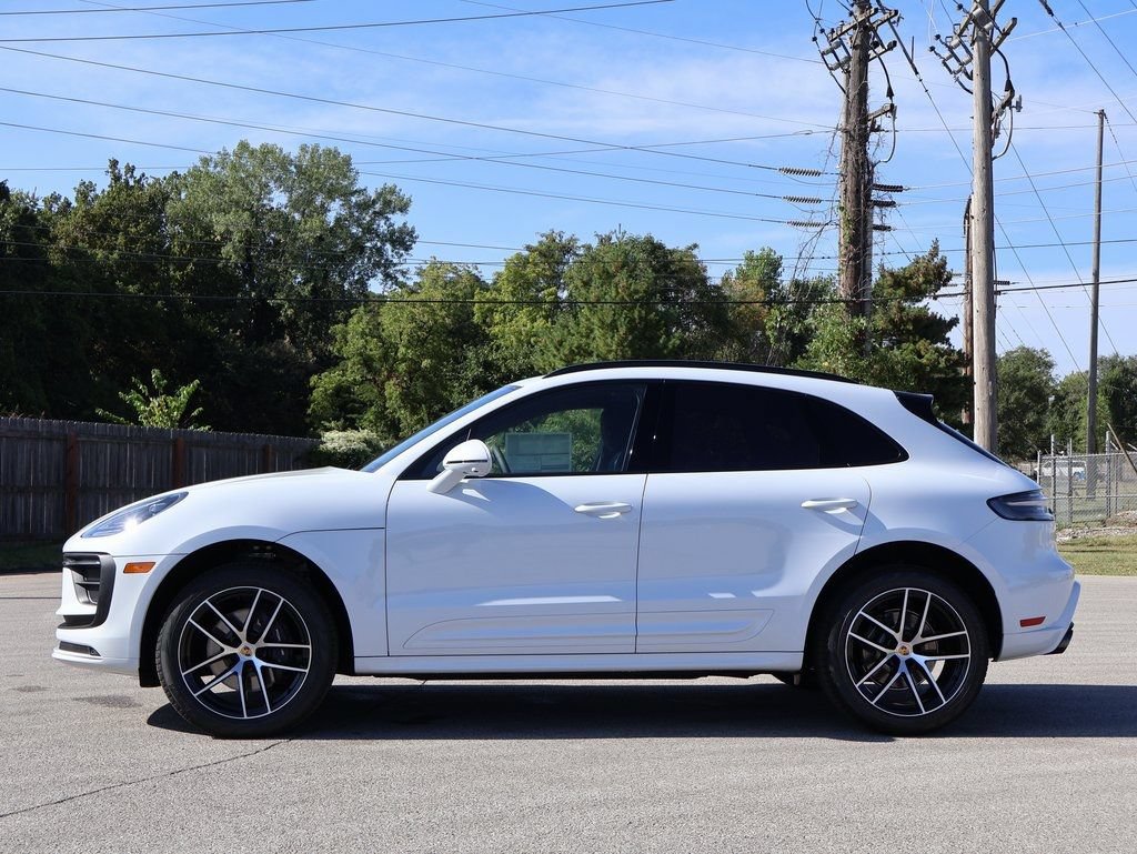 Certified 2026 Porsche Macan AWD/4WD image 2