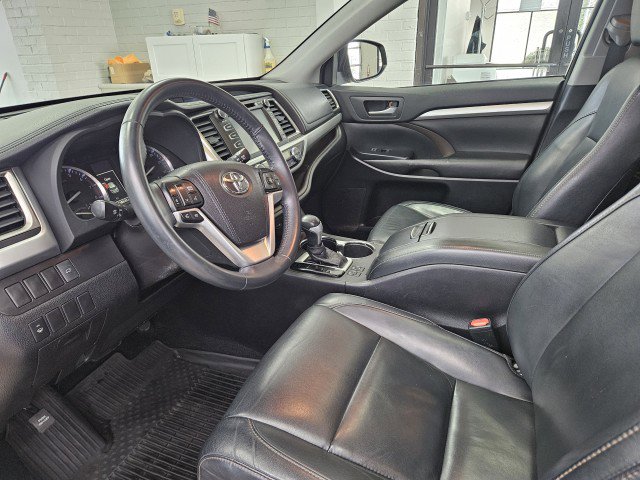 Used 2016 Toyota Highlander XLE image 8