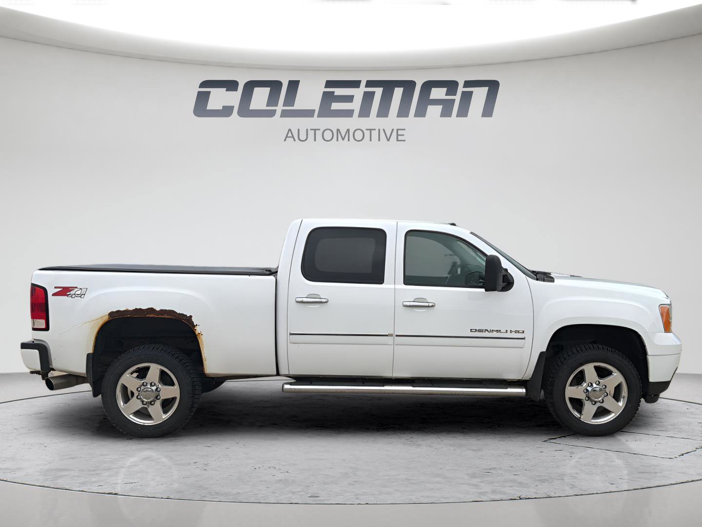 Used 2014 GMC Sierra 2500 Denali w/ Suspension Package, Off-Road AWD/4WD image 6