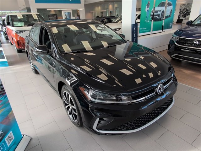 New 2025 Volkswagen Jetta SE image 2