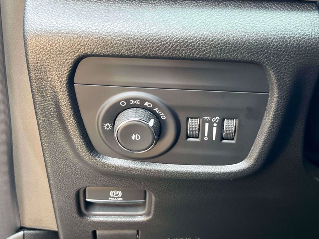 Used 2023 Jeep Grand Cherokee L Limited AWD/4WD image 20