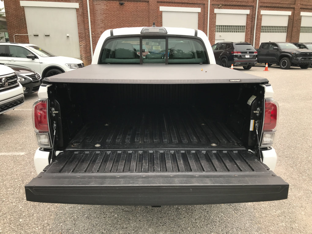 Used 2018 Toyota Tacoma SR w/ SR Convenience Package RWD image 22