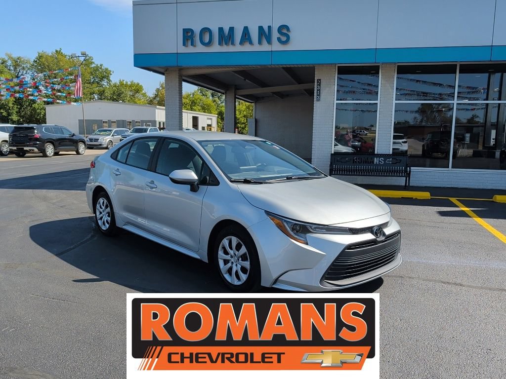 Used 2024 Toyota Corolla LE FWD image 1