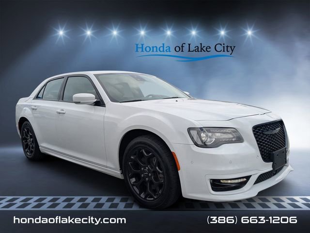 Used 2023 Chrysler 300 Touring L w/ Popular Equipment Group image 1