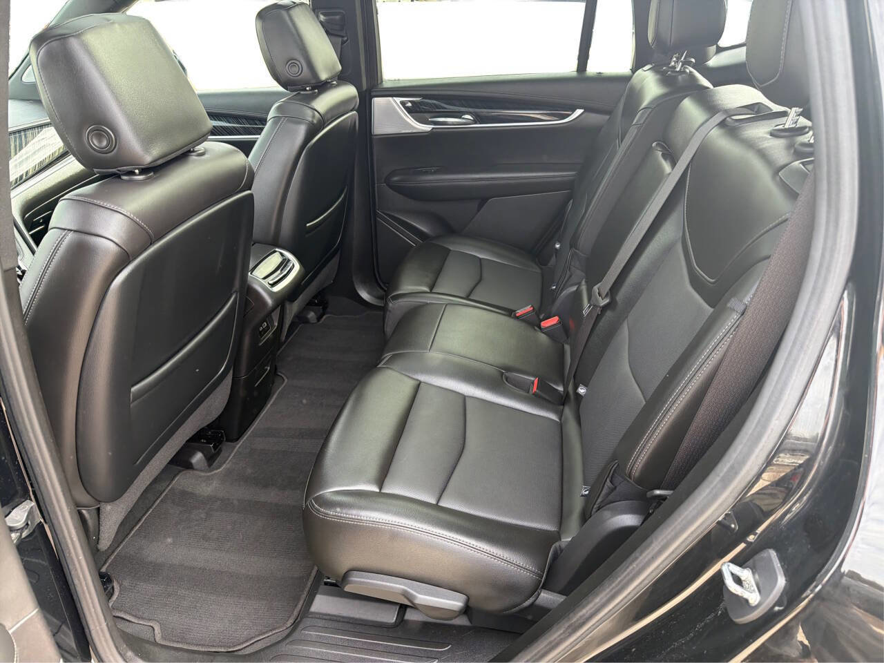 Used 2023 Cadillac XT6 Premium Luxury w/ Technology Package AWD/4WD image 10