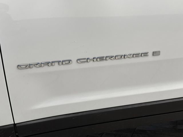 Used 2023 Jeep Grand Cherokee L Laredo image 33