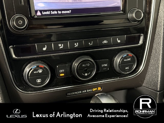 Used 2018 Volkswagen Passat 2.0T R-Line w/ R-Line Lighting Package FWD image 10