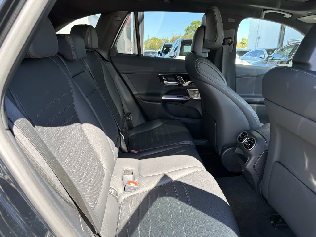 Used 2026 Mercedes-Benz GLC 300 4MATIC image 9