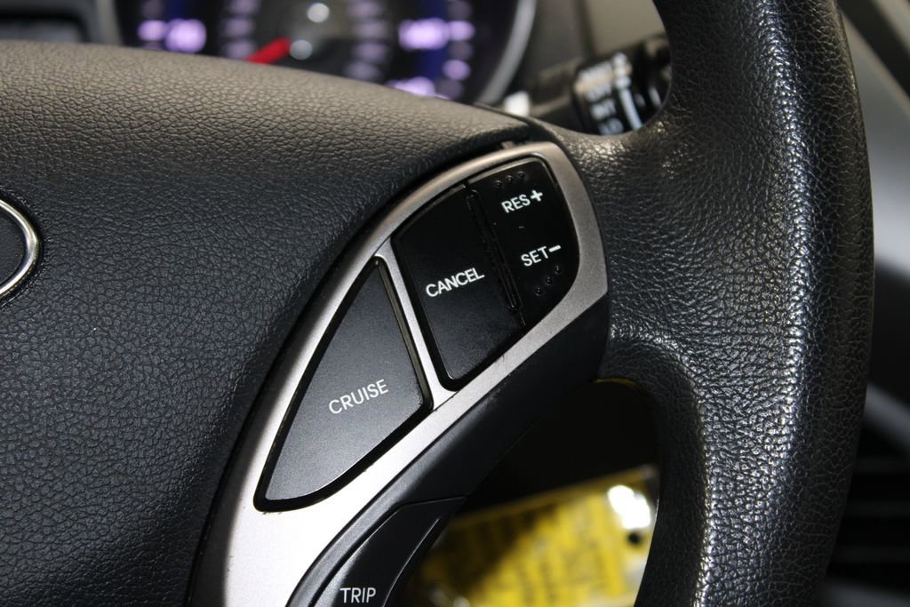 Used 2013 Hyundai Elantra GLS image 30