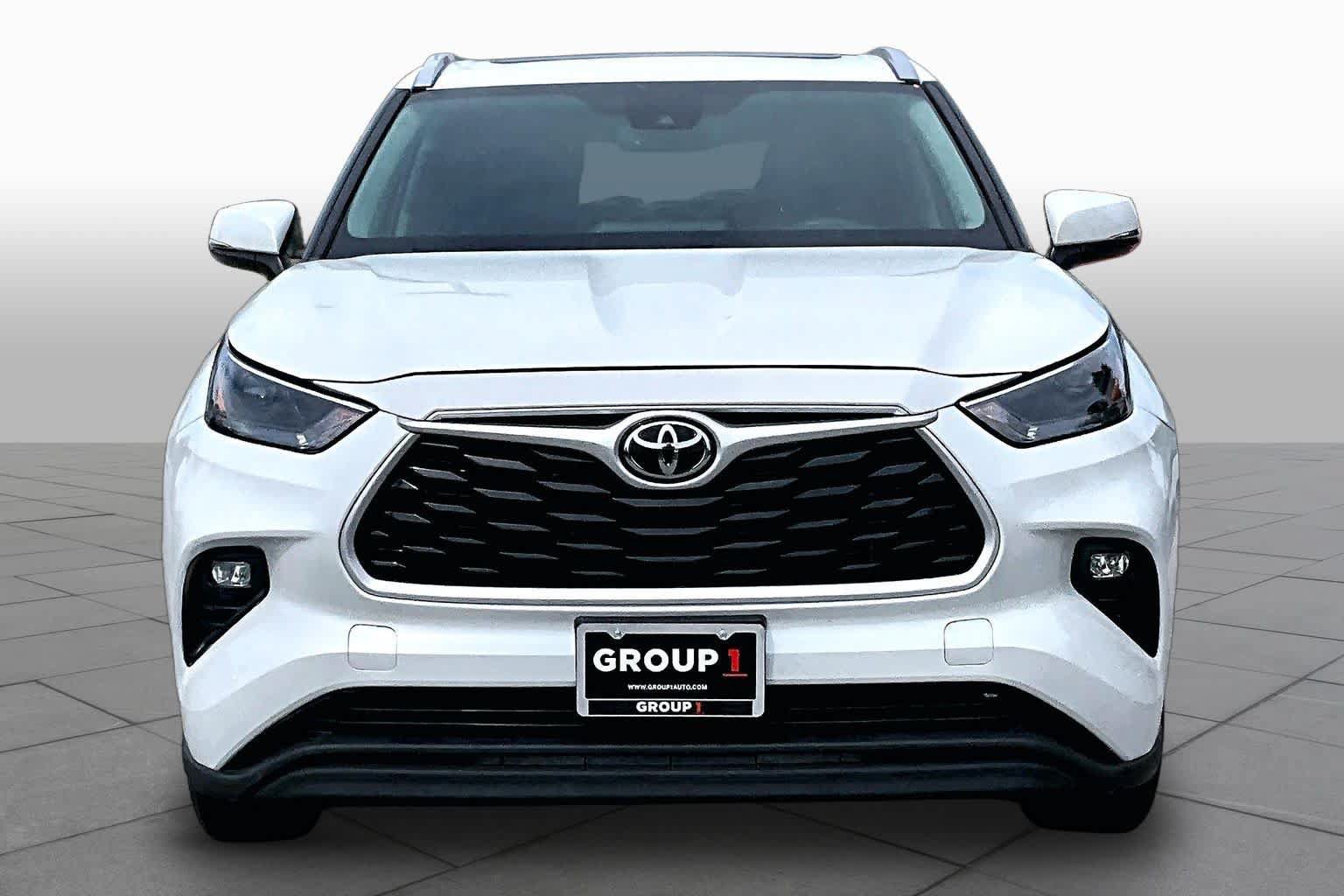 Used 2023 Toyota Highlander XLE FWD image 4