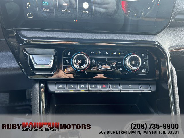 Used 2024 GMC Sierra 1500 AT4 w/ Technology Package image 10