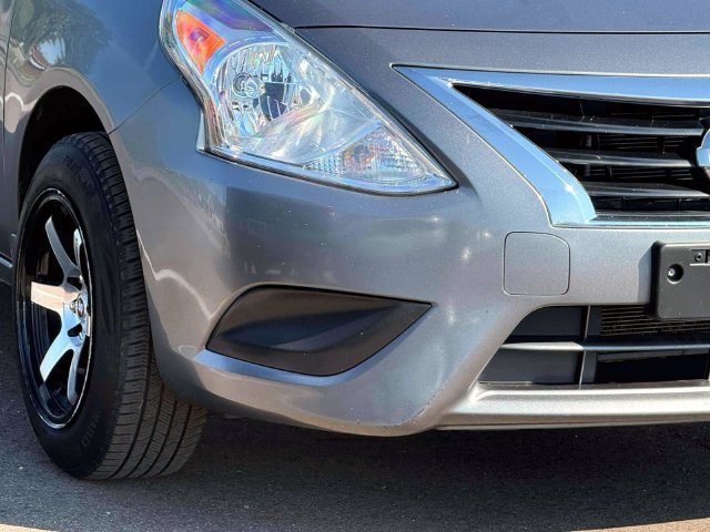 Used 2019 Nissan Versa S FWD image 9