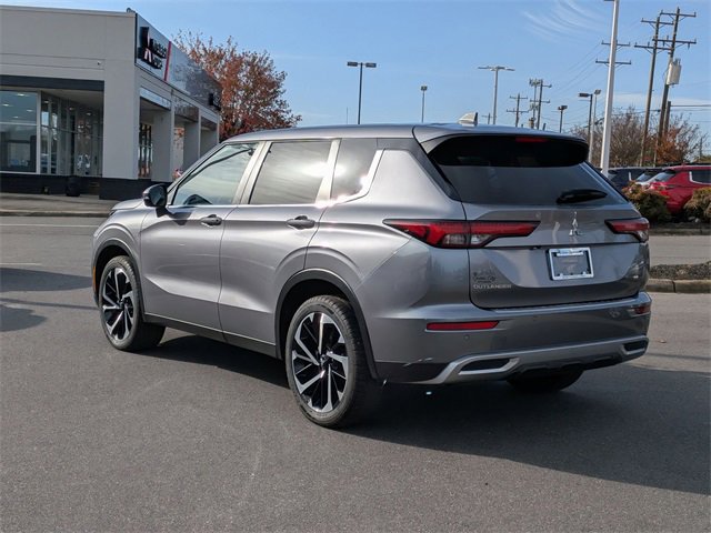 Used 2022 Mitsubishi Outlander SE image 5