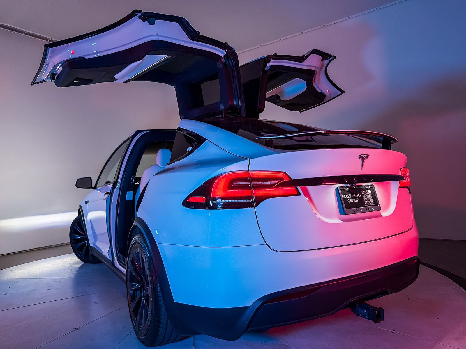Used 2022 Tesla Model X AWD/4WD image 2
