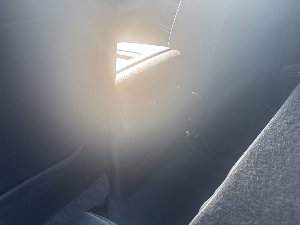 Used 2019 Chevrolet Suburban LT RWD image 9