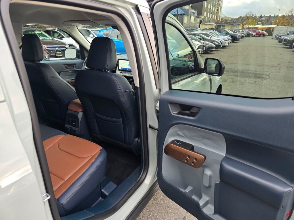 Used 2024 Ford Maverick Lariat FWD image 15